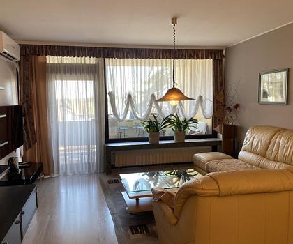 Schöner Wohnen …
4-Zimmer-Komfortwohnung mit Loggia und extra …