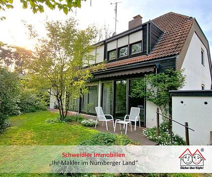 Wohnen und Arbeiten perfekt!
Haus mit ELW in toller Wohnlage von Behringersdorf