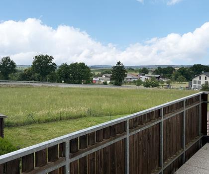 Modernisierte Doppelhaushälfte mit viel Platz und Garage
in Kunreuth-Weingarts
