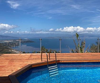 Ferienvilla auf Korfu mit Pool und traumhfaten Blick auf das ionische Meer