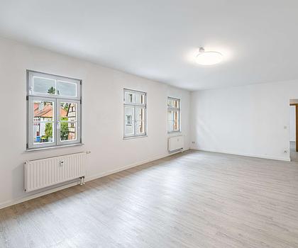 HEGERICH: Historischer Charme, moderner Komfort – stilvolle Wohnung mit Carport
