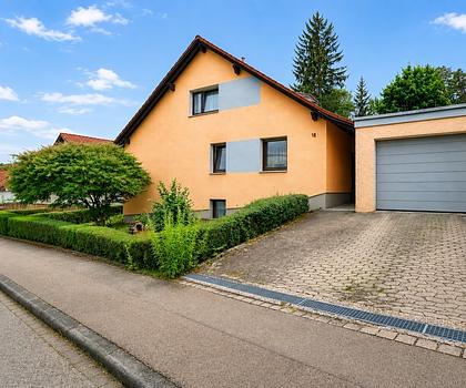 Open House am 20.09.2026 um 11 Uhr - Gepflegtes Zweifamilienhaus in ruhiger Waldrandlage