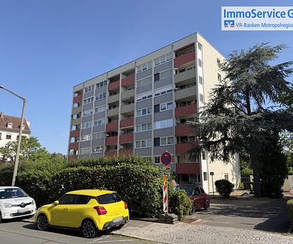 Über den Dächern der Stadt - Attraktive 4-Zimmer-Wohnung mit zwei Balkonen und Garage