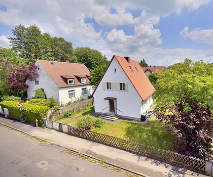 Charmantes Einfamilienhaus mit viel Potenzial in Nürnberg-Altenfurt