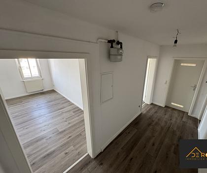 WOHNUNG MIT DURCHGANGSZIMMER - GOSTENHOF -MIT U-BAHNANSCHLUSS VOR DER HAUSTÜRE