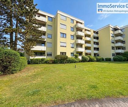 Gepflegte 3,5-Zimmer-Eigentumswohnung im 4. OG mit Balkon und Aufzug