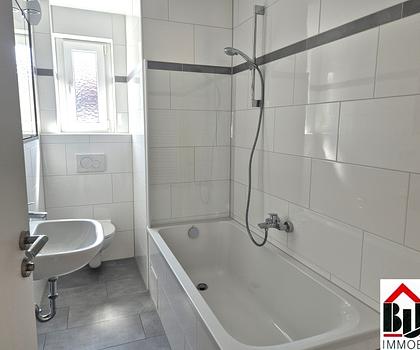 * Frisch modernisiert - hell - gepflegt - Balkon - neue Bad mit Fenster*