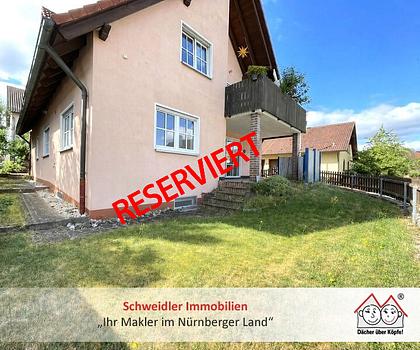 Großzügige 4-Raum-Wohnung im Erdgeschoss mit eigenem Garten und Hobbyraum in zentraler Lage von Lauf