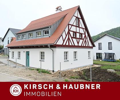 Erstbezug für den Liebhaber!
Wiederaufgebautes Fachwerk-Bauernhaus aus dem 18. Jahrhundert, 
 Stadt Velburg - ruhiges Umfeld