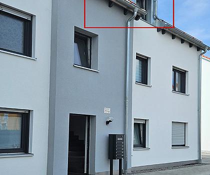 Schön im Dachgeschoss inklusive Einbauküche