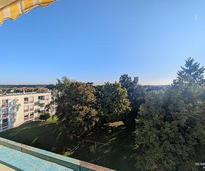 Attraktive, renovierte 3-Zimmer-Wohnung 
mit Balkon und Weitblick