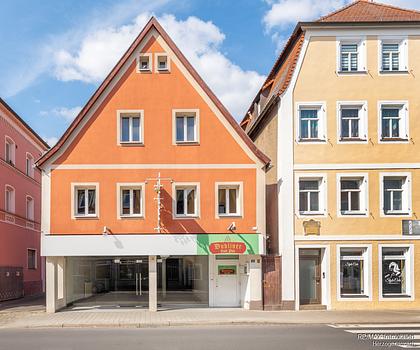 Gelegenheit für Kapitalanleger 
Geschäftshaus mit Einzelhandelsfläche und Gastrobetrieb zum Kauf