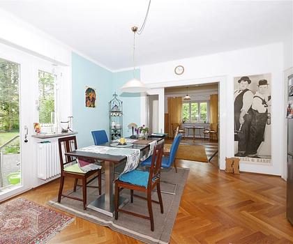 8-Zi.-Haus mit Einliegerwohnung + 237 m² Wfl. + 1.200 m² Grundstück mit Bauoption + Bezugsfrei
