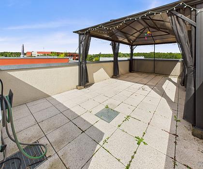 Große komfort Wohnung mit EBK und eigener ca. 25m² großer Dachterrasse