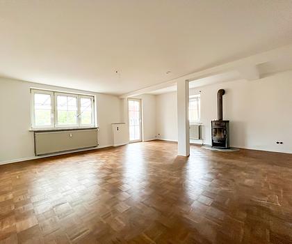 Blick ins Grüne! Bezugsfertige Wohnung mit Dachterrasse 