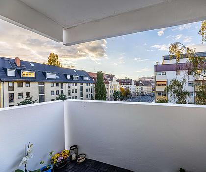 HEGERICH: Gepflegte, vermietete 1,5-Zimmer-Wohnung mit Balkon - In Nürnberg-Schoppershof - Erbpacht