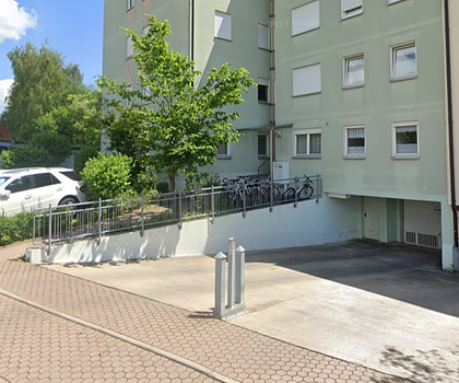 Geräumige 3,5-Zimmer-Wohnung mit Balkon und Einbauküche in ruhiger Lage