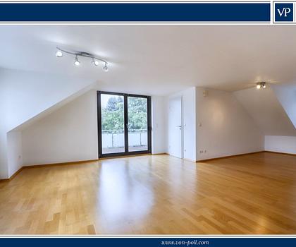 Lichtdurchflutete Dachgeschoss Wohnung