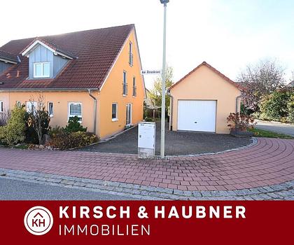 Herrliches Familiendomizil!
Doppelhaushälfte & Garage & Garten,
   Postbauer-Heng