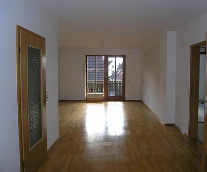 Gepflegte 3-Zimmer-Eigentumswohnung mit Süd-Balkon und Garage
