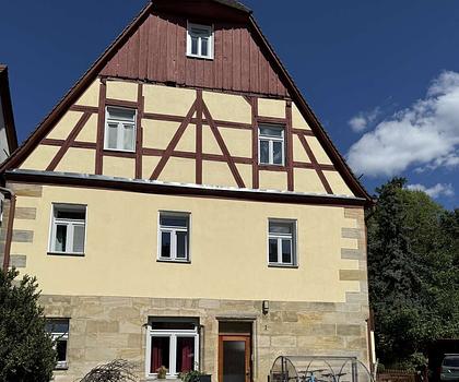 Außen Fachwerk, Innen modern –  2,5 Zimmer Wohnung in Heroldsberg
