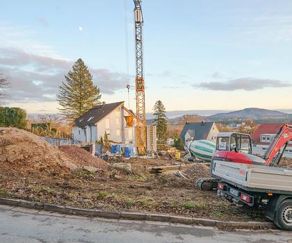 Traumlage! Erschlossenes Grundstück mit Baugenehmigung.