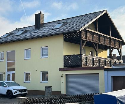 Gemütliche 2-Zimmer-Dachgeschosswohnung mit Ausblick in Schnaittach