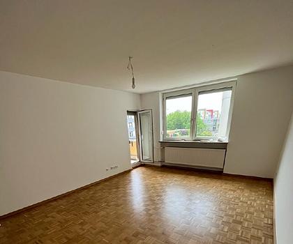 *** Besichtigung: Sa, 31.1.2026 um 14 Uhr:  Helle 3 Zi-Whg. , Balk., Nbg.-Ziegelst.