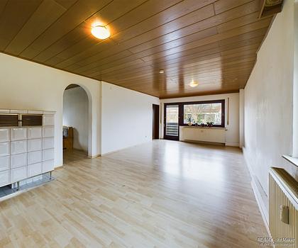 Geräumiges Zuhause für zwei Generationen in guter Lage.