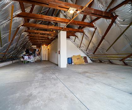 Großzügiger Rohdachboden zum Ausbau im 3.OG! 
