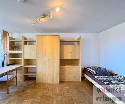 Möbliert - Schöne Wohnung mit Balkon in zentraler Lage