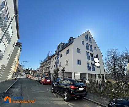 N-Schniegling! 4-Zimmer-Wohnung mit 2 Balkonen und Garage!