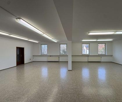 HEGERICH: Attraktive Gewerbeeinheit mit durchdachter Raumaufteilung