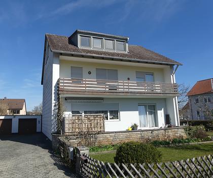 Wohnen für die Familie! Zweifamilienhaus in Petersaurach!