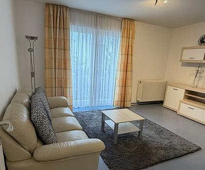 Großzügig geschnittene Wohnung mit Garten in ruhiger Toplage