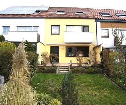 Gepflegtes Reihenmittelhaus mit Garage