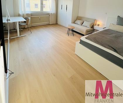 Perfekt für eine WG  Stilvolle Wohnung mit 2 Zimmern in identischer Ausstattung im Zentrum