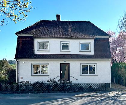 Ausbauhaus mit Charme sucht handwerklich Geschickte in Stegaurach