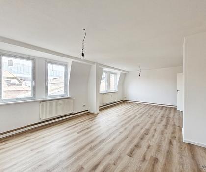 Erstbezug nach Sanierung - Große 1-Zimmer-Wohnung zentral gelegen