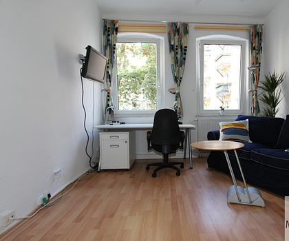 Ruhig gelegene, voll möblierte Wohnung im Rückgebäude mit Innenhofnutzung in Nürnberg  inkl. Internet  guter Parkanbindung