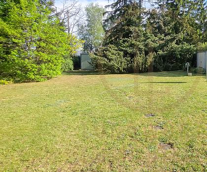 voll erschlossenes Gartengrundstück mit Extras!