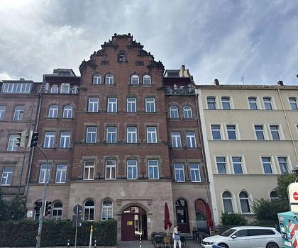 Wohnglück zwischen Klinker und Pegnitz – vermietete 3 Zimmer Wohnung mit Ausblick und Altbaucharme