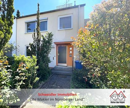 Ihr Traum mit XXL-Garten in St. Johannis!! Renovierungsbedürftiges Reihenmittelhaus mit Garage in Nürnberg