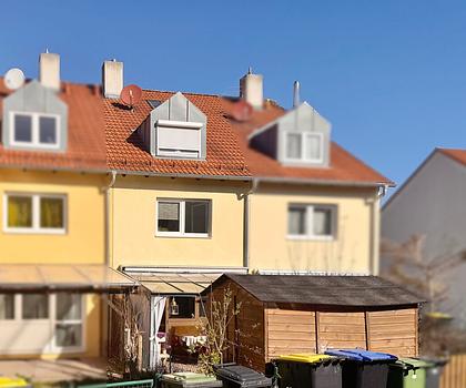 +++VIEL WOHNFLÄCHE - KLEINER GARTEN!
SCHÖNES REIHENMITTELHAUS IN BESTER LAGE IN IGENSDORF+++