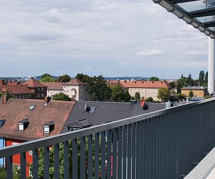 Stilvoll wohnen: Hochwertige 4-Zimmer-Dachgeschosswohnung