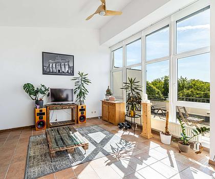 RESERVIERT: Moderne Dachgeschosswohnung mit Loftcharakter und großer Sonnenterrasse in Fürth